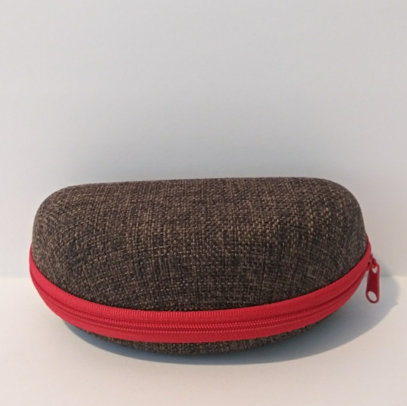 NEW EYES ON EUROPE HARD GLASSES CASE - Picture 1 of 6